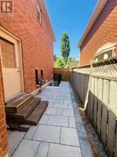 2807 Guilford Crescent in Oakville, ON - Building Photo - Building Photo