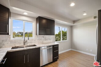 4710 La Villa Marina in Marina Del Rey, CA - Building Photo - Building Photo
