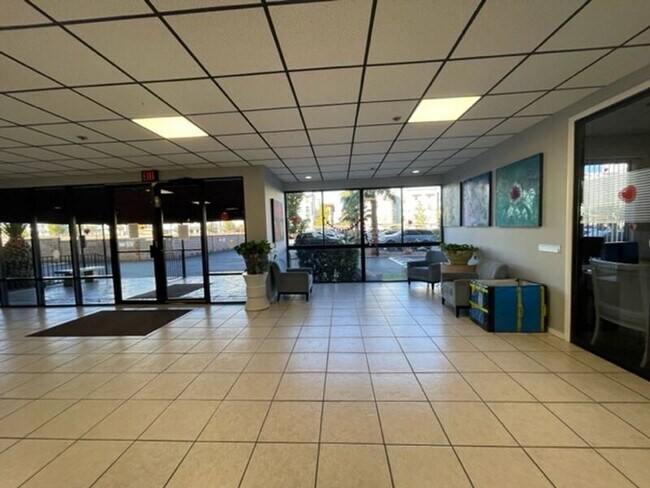 3930 S University Center Dr in Las Vegas, NV - Building Photo - Building Photo