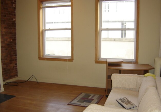 10 Keswick St, Unit 33 in Boston, MA - Building Photo
