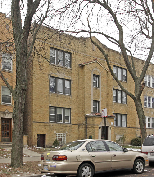 6221 N Washtenaw Ave in Chicago, IL - Building Photo - Building Photo