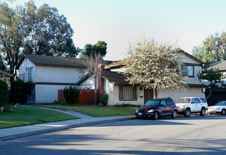 7420 Carie Ln in Stanton, CA - Foto de edificio - Building Photo