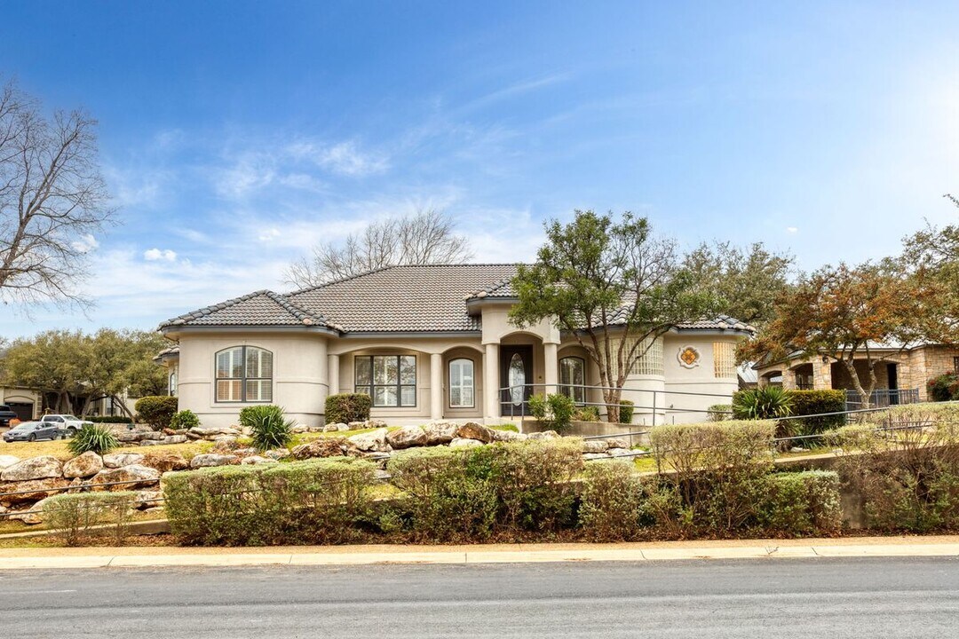 3411 Nightfall in San Antonio, TX - Building Photo