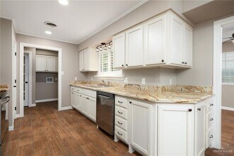 15 Palm Valley Dr E in Palm Valley, TX - Building Photo - Building Photo