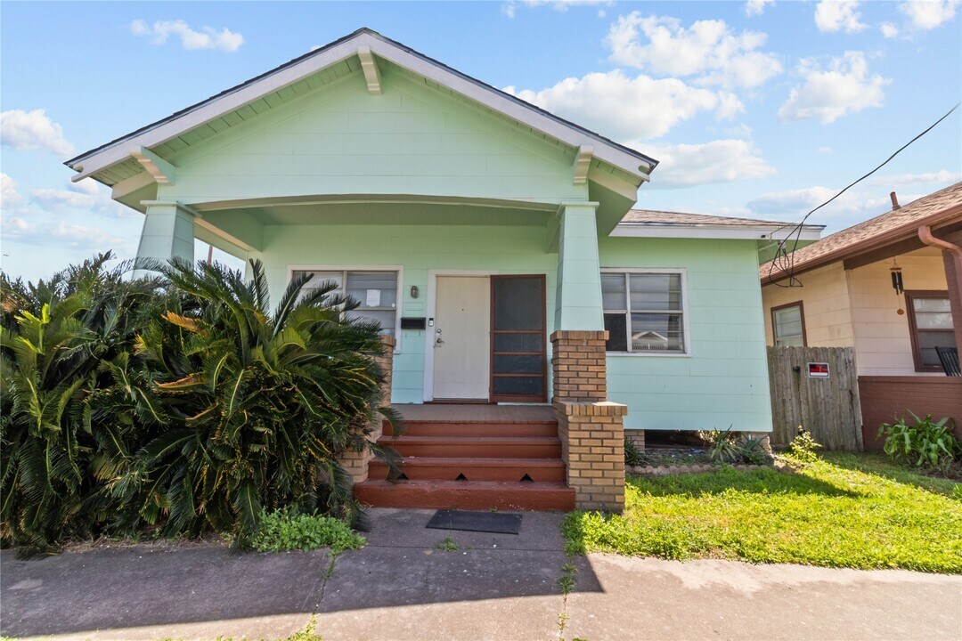 1521 Avenue O in Galveston, TX - Building Photo