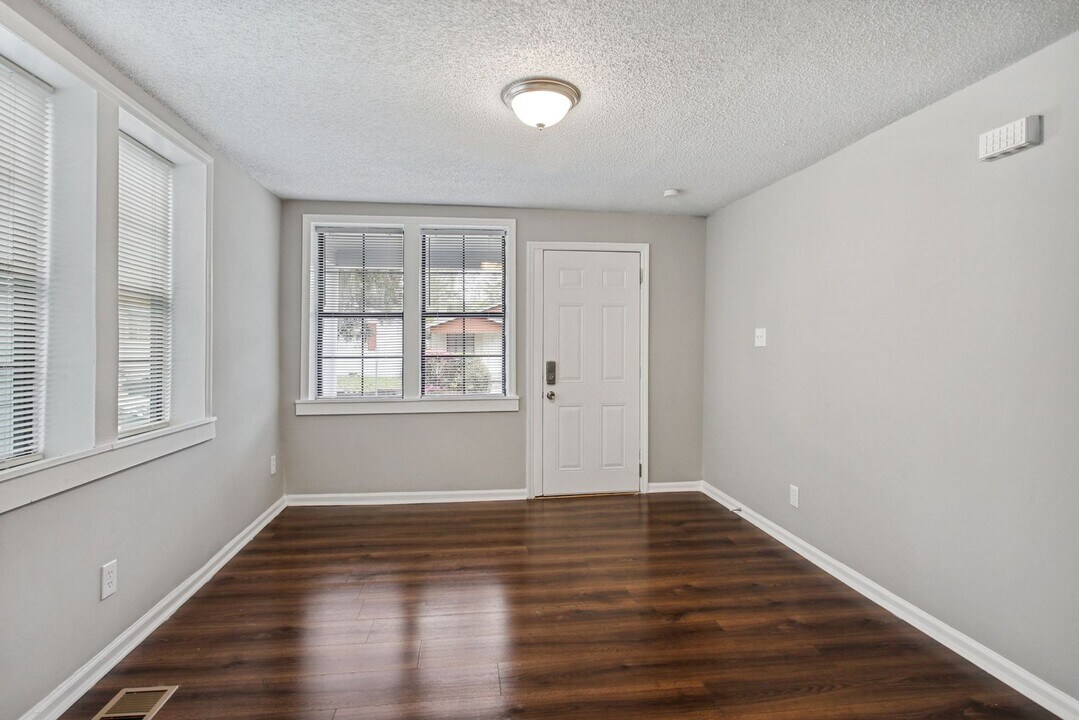 1036 W 38th St in Savannah, GA - Building Photo