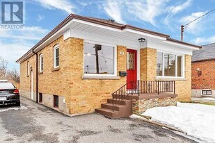 21 Lynvalley Crescent in Toronto, ON - Building Photo