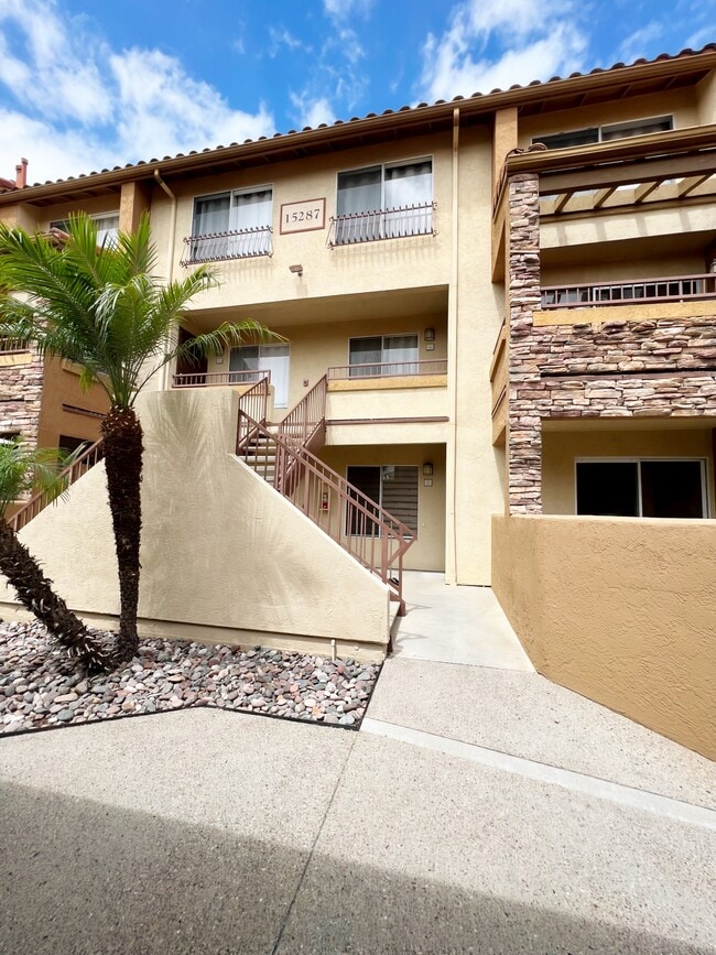 15287 Maturin Dr, Unit 76 in San Diego, CA - Building Photo - Building Photo