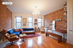 121 W 131st St in New York, NY - Building Photo