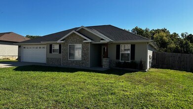 103 Creek View Dr in St. Robert, MO - Building Photo - Building Photo