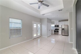 405 W Rutherford Ave-Unit -3 in Edinburg, TX - Foto de edificio - Building Photo