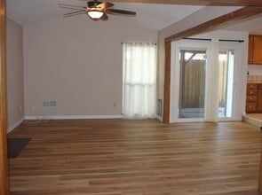 8621 Tiogawoods Dr in Sacramento, CA - Building Photo - Building Photo
