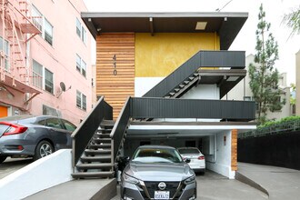410 Lucas Ave. in Los Angeles, CA - Foto de edificio - Building Photo