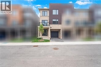 14 Dryden Ln in Hamilton, ON - Building Photo - Building Photo