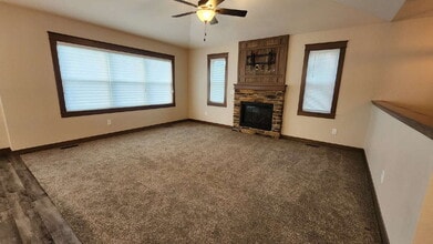 5103 Stonewood Dr in Eau Claire, WI - Building Photo - Building Photo