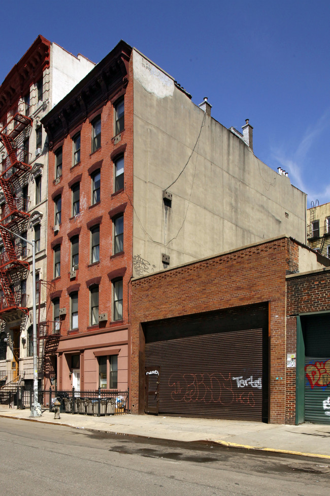 615 E 6th St in New York, NY - Building Photo - Building Photo