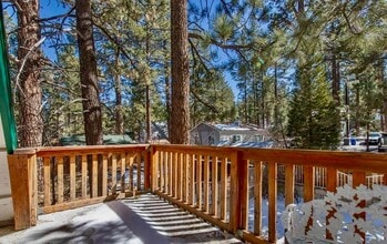 336 W Sherwood in Big Bear, CA - Building Photo - Building Photo