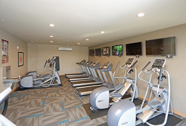 The Vue at Pinnacle Park in Fitchburg, WI - Foto de edificio - Interior Photo