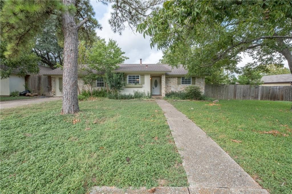 1500 White Cir in Cedar Park, TX - Building Photo