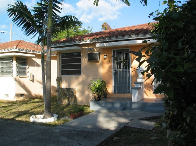 Le Marche in Miami, FL - Foto de edificio - Building Photo