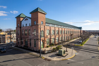 Pellettieri Homes 55+ in Trenton, NJ - Foto de edificio - Building Photo