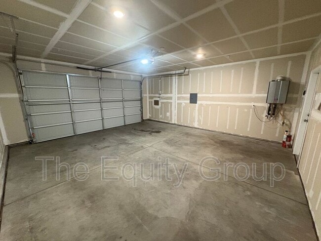 217 E Tyler Ave in Visalia, CA - Building Photo - Building Photo