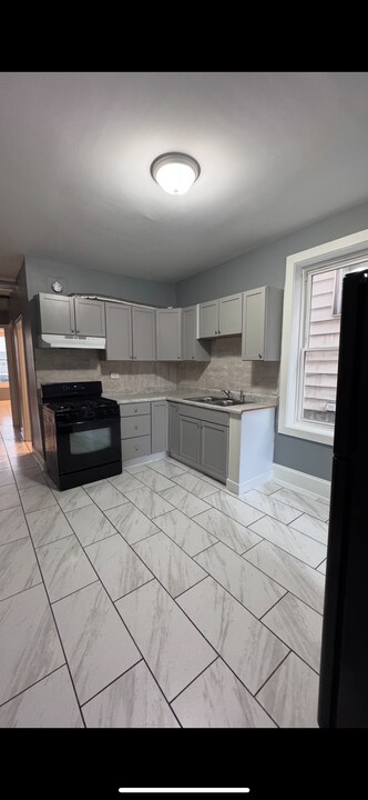 3313 W 38th Pl, Unit 1 in Chicago, IL - Foto de edificio