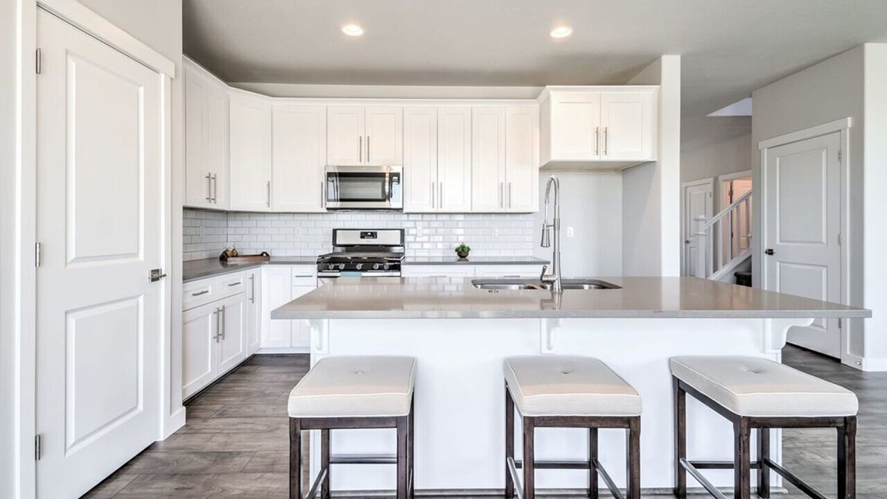 1111 Coyote Gulch Way in Bluffdale, UT - Building Photo