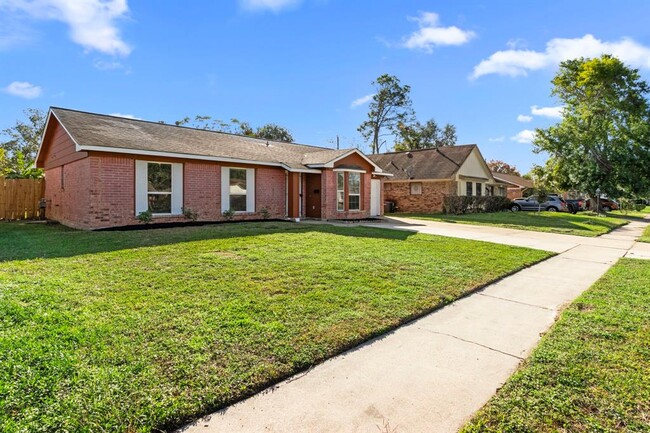 4631 Brownstone Ln in Houston, TX - Building Photo - Building Photo