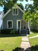 615 W Eleventh St in Traverse City, MI - Building Photo