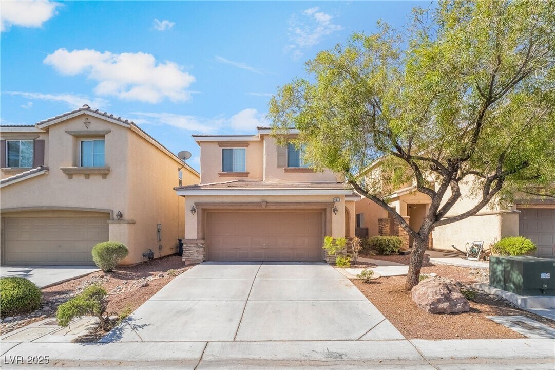 9043 Vintage Wine Ave in Las Vegas, NV - Building Photo
