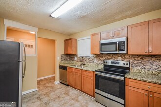 1912 Singer Way in Lithonia, GA - Building Photo - Building Photo