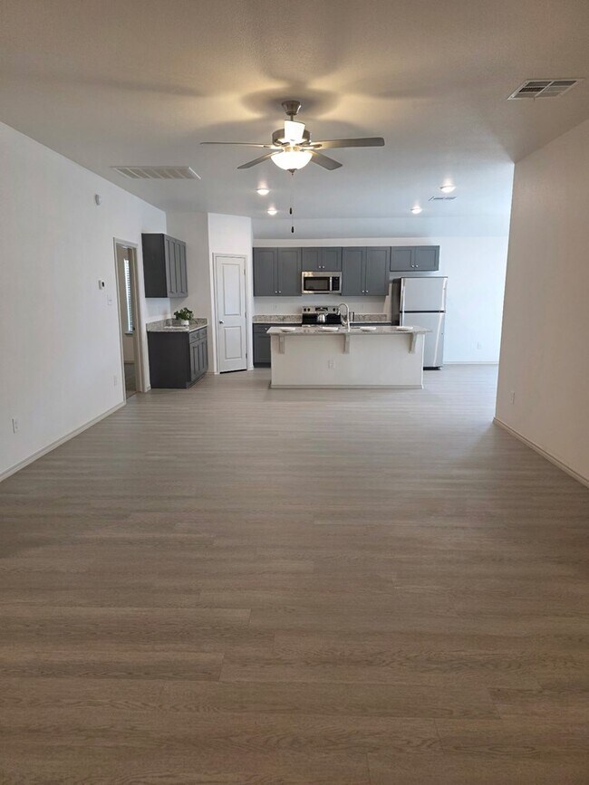 2509 S Co Rd 1101 in Midland, TX - Building Photo - Building Photo