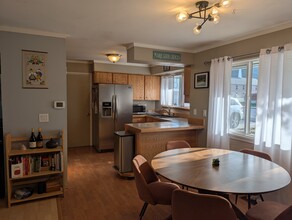 1011 Wedgewood Ave in Wenatchee, WA - Building Photo - Building Photo