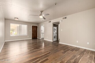 7494 E Earll Dr in Scottsdale, AZ - Building Photo - Building Photo