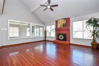 11414 Chariot Dr in Stafford, TX - Building Photo - Building Photo