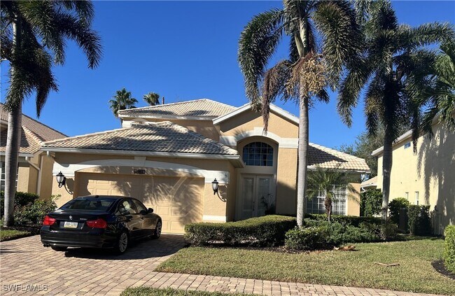 1967 Dory Ct in Naples, FL - Foto de edificio - Building Photo