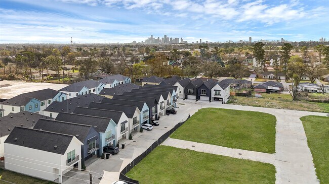 property at 409 Alvia Run Ln