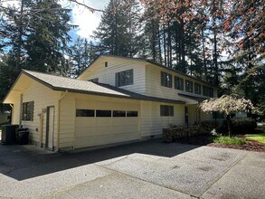 649 171st Ave SE in Tenino, WA - Building Photo - Building Photo