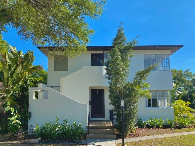 306 14th Ave NE, Unit Unit 1 in St. Petersburg, FL - Building Photo - Building Photo