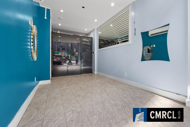 3233 Fulton St in Brooklyn, NY - Building Photo - Interior Photo