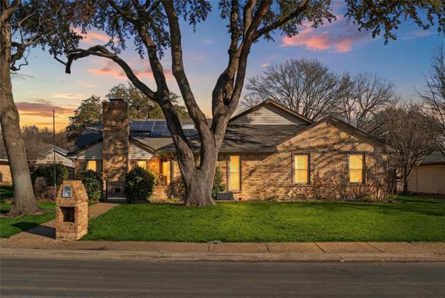property at 322 N Greenstone Ln