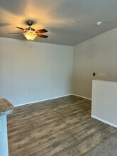 East Village Estates 48 in Clintonville, WI - Foto de edificio - Building Photo