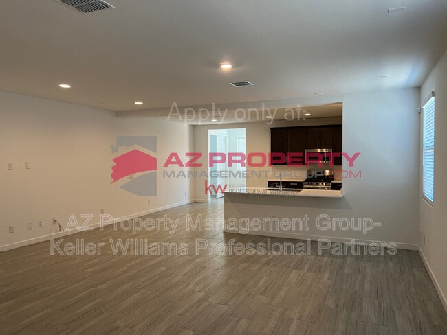 12481 W Kaler Dr in Glendale, AZ - Building Photo - Building Photo