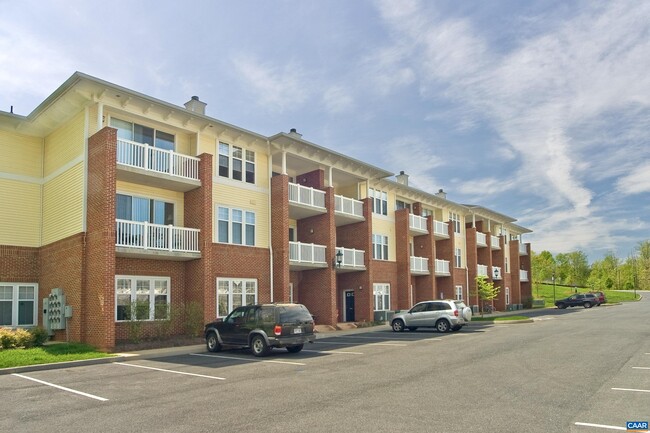 property at 921 Catalpa Terrace