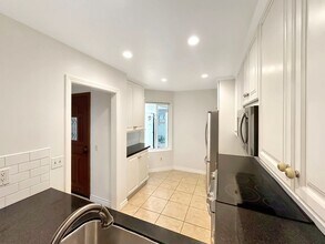 3525 Lebon Dr in San Diego, CA - Building Photo - Building Photo