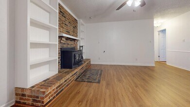 1604 SE Jarman Ave in Lawton, OK - Building Photo - Building Photo