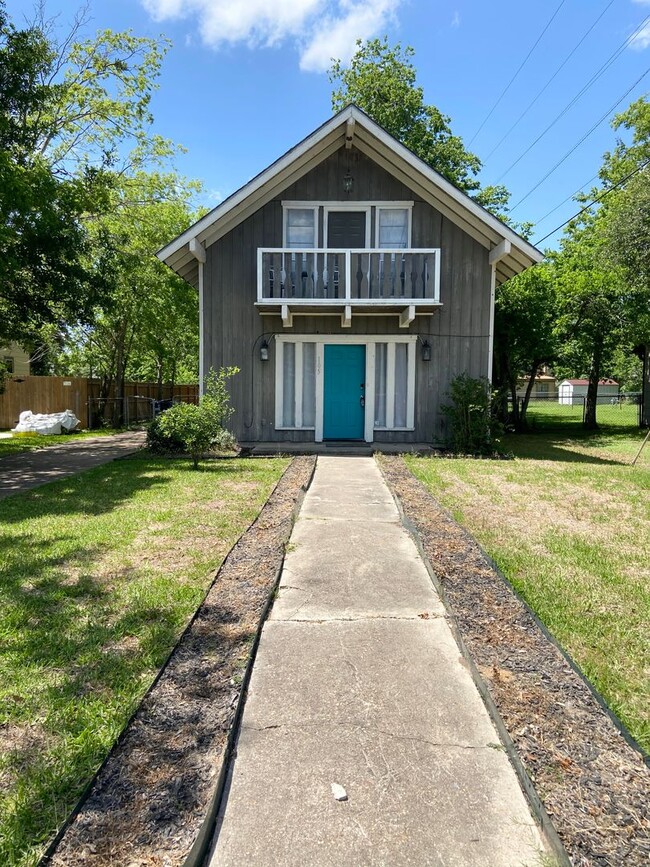 105 Moss St in College Station, TX - Building Photo - Building Photo