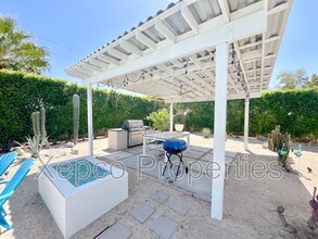 2719 E Ventura Rd in Palm Springs, CA - Building Photo - Building Photo