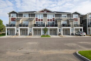 Bravo Townhomes in Saskatoon, SK - Building Photo